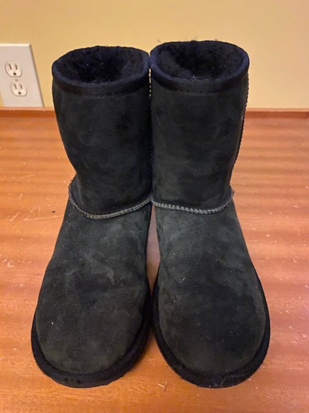 Ugg - Black Classic II boots